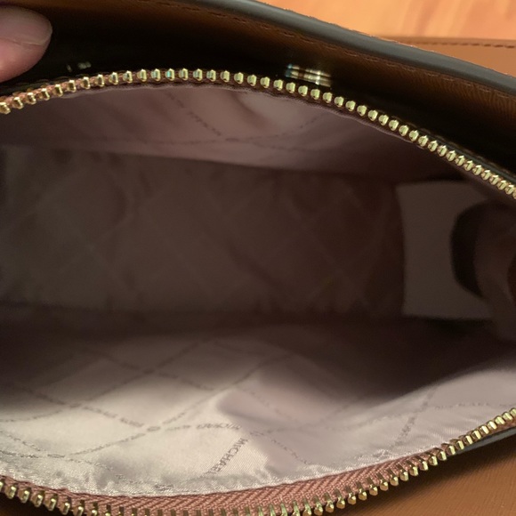 New Michael Kors Purse - Picture 7 of 8